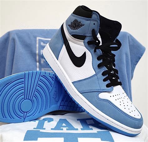 blue air jordans shoes.